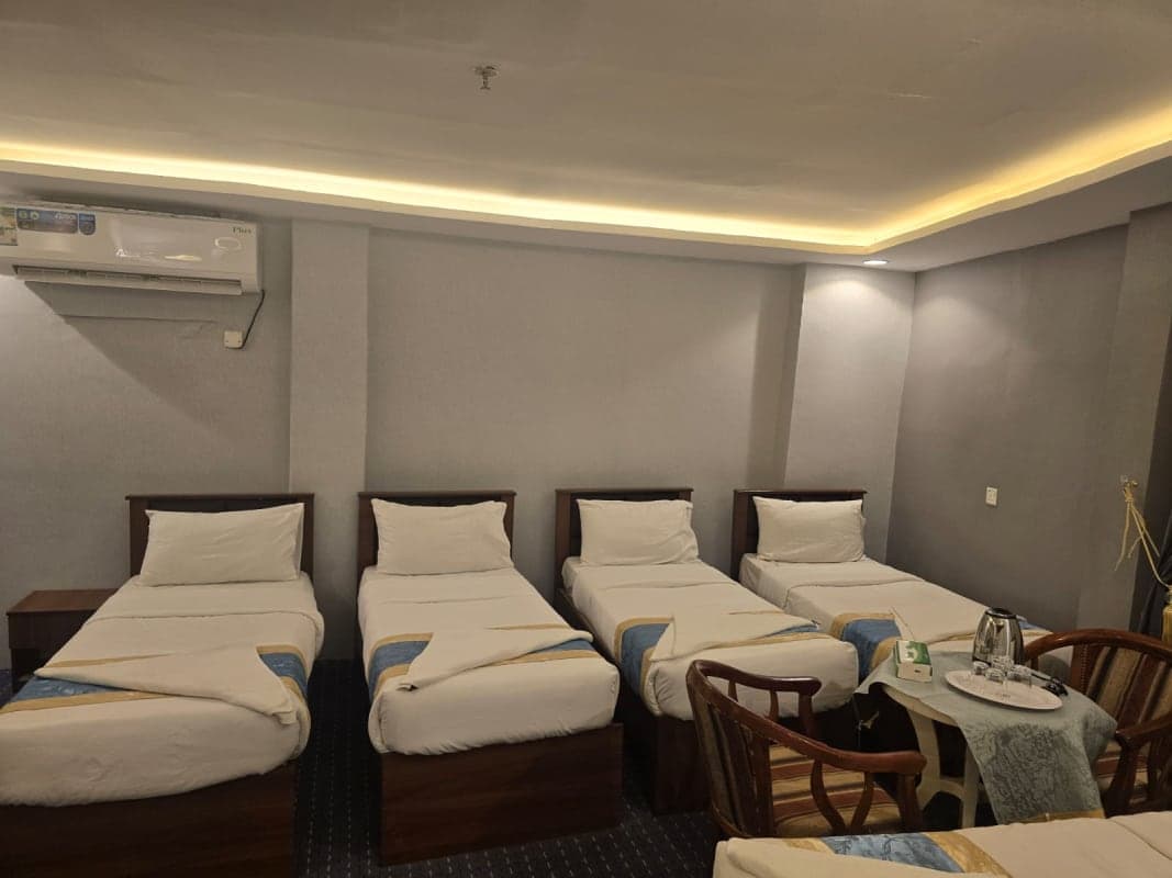 Multi-Bed Room (5)