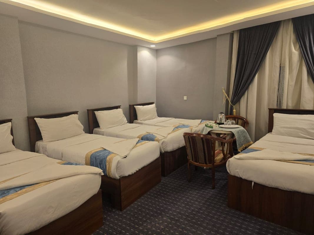 Multi-Bed Room (6)